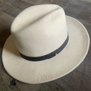 Lack of Color tan flat brim hat 58cm